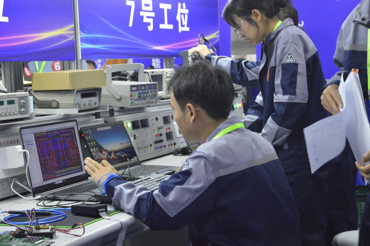 我校成功舉辦2023年云南省職業(yè)院校技能大賽“智能電子產(chǎn)品設(shè)計與開發(fā)”賽項，引領(lǐng)職業(yè)教育創(chuàng)新與實踐新篇章